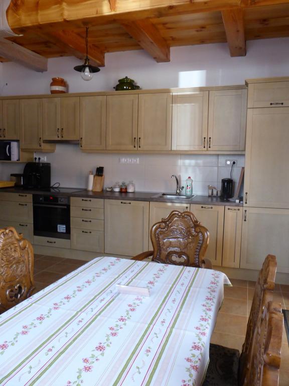 Tuendergyoengye Apartmanhaz Zirc Exterior foto