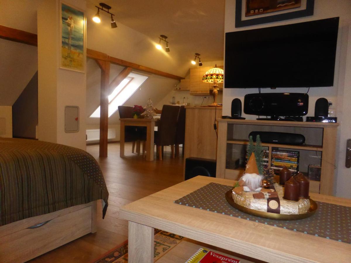 Tuendergyoengye Apartmanhaz Zirc Exterior foto